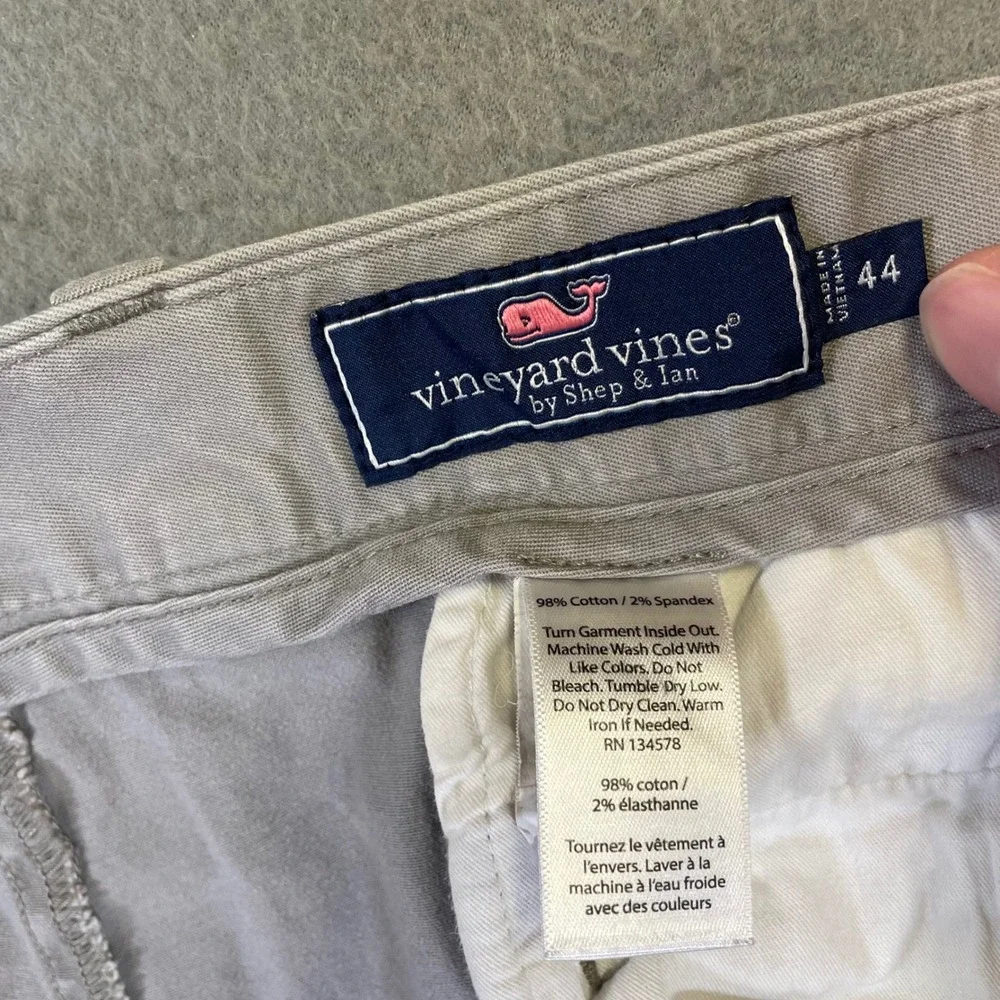 Vineyard Vines Men's 44 Gray Stretch Chino Shorts Flat Front Cotton Spandex